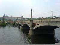 Na obrázku se nachází _____ v Praze (směrem po proudu řeky!) a nese název _____ . (náhled)