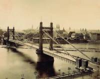 Most na obrázku stával na místě dnešního Štefánikova mostu, jak se most jmenoval? (náhled)