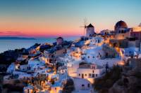 Letovisko, které vidíte na fotografii, se nachází na řeckém ostrově: (náhled)