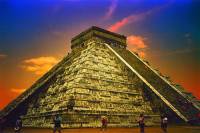 Kukulkánovu pyramidu na fotografii č.14, která byla vystavěna pro boha slunce a nebes Kukulkána a která byla 7.července 2007 zařazena mezi 7 nových divů světa, postavili: (náhled)