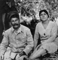 Jak se jmenovala první Stalinova žena? (náhled)