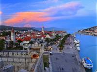 Chorvatsko m nejen przran Jadran, ale i nkolik historicky cennch letovisek, kter jsou zapsna na seznamu svtovho ddictv UNESCO. Kter chorvatsk letovisko je na fotografii? (nhled)