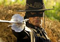 Je na fotografii .3 v masce Zorra don Diego de la Vega z filmu "Zorro: Tajemn tv"? (nhled)