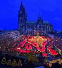Vánoční trhy na obrázku č.13 se pořádají ve městě: (náhled)