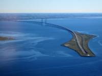 Jak se jmenuje úžina, která odděluje Švédsko od Dánska. Dnes přes ní vede unikátní most-tunel, který spojuje obě země. (náhled)