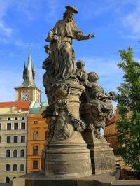 Souso sv. Ivo na Karlov most v Praze na obrzku .6 zhotovil slavn socha: (nhled)