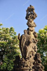 Který slavný sochař je autorem sochy sv. Kajetána na Karlově mostě v Praze na obrázku č.7? (náhled)