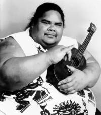 Asi nejslavnější Havajský hudebník spojovaný s tímto nástrojem je/byl (náhled)
