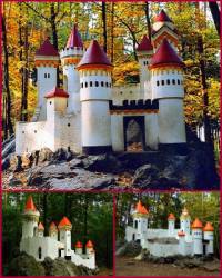 Mezi menší oblíbené stavby patřily i romantické miniatury středověkých hradů. Jednou z nich je miniatura středověkého hradu na fotografii č.25. Jak se jmenuje? (náhled)