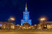 Kter budova postavena ve stylu socialistickho realismu stalinskho typu v 1. polovin 50. let je na fotografii .4? (nhled)