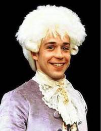 Je na obrzku .9 geniln rakousk hudebn skladatel Wolfgang Amadeus Mozart z filmu Amadeus? (nhled)