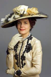 Je na fotografii .6 lady Rose Selfridgov, manelka majitele obchodnho domu v Londn ze serilu Pan Selfridge? (nhled)