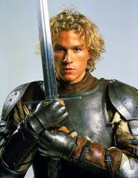 Je mlad mu na obrzku .23 Lancelot, jeden z pednch ryt kulatho stolu krle Artue z hradu Camelot z filmu Prvn ryt? (nhled)