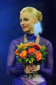 Jaké národnosti je bývalá vynikající krasobruslařka, evropská stříbrná – za rok 2012 a dvojnásobná bronzová medailistka z let 2007 a 2011, Kiira Korpi na fotografii č.15? (náhled)