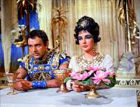 Je na obrzku .10 egyptsk krlovna Kleopatra a jej milenec, msk vojevdce a vlada Gaius Julius Caesar z filmu Kleopatra? (nhled)