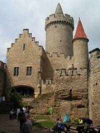 Obrázek č. 3 Na obrázku se nachází nádherný hrad ze 14. století, vzpomenete si na jeho jméno? (náhled)